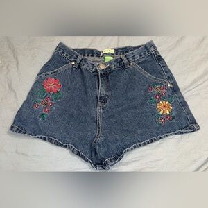 Vintage Embroidered Denim Shorts Size 14/16